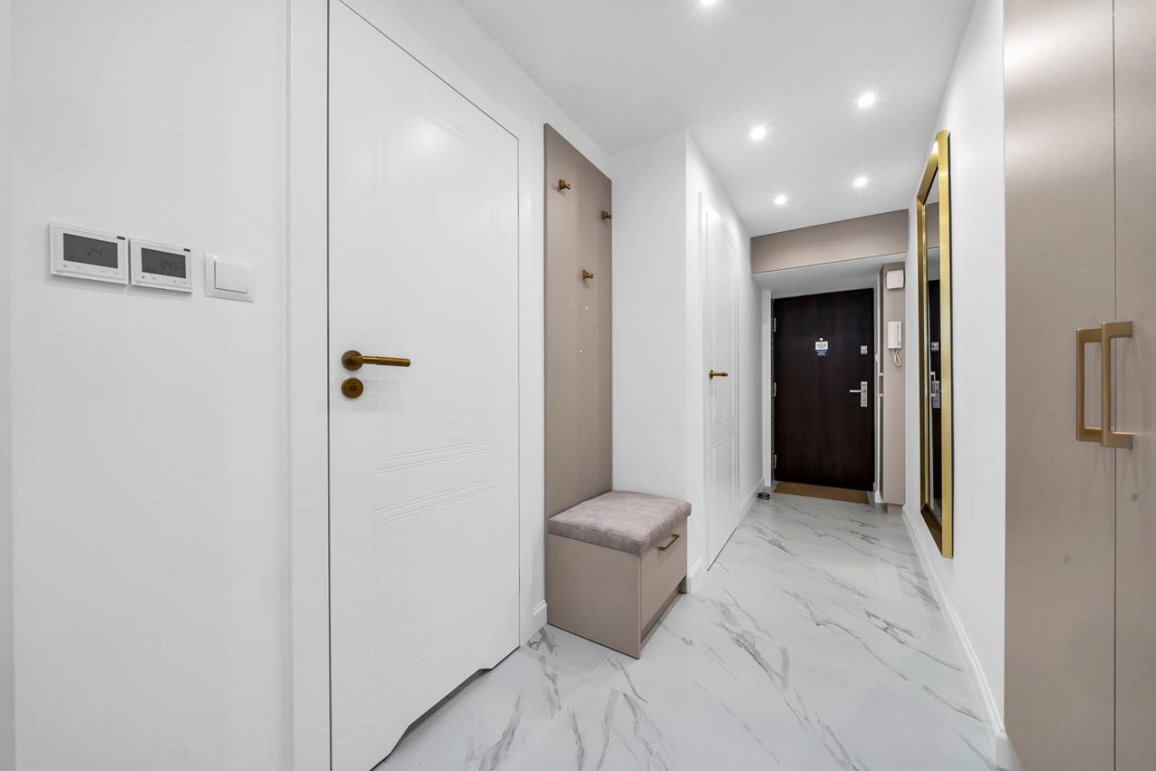 Warsaw Centrum Apartment - Workspace, Balcony - By Rentujemy Varsóvia Exterior foto